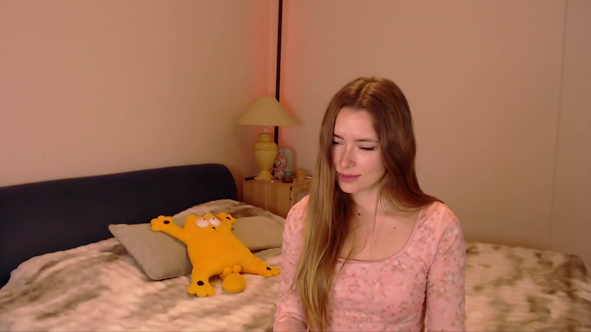Gallery image thumbnail from SimonsWife's myfreecams stream on, 02/26/2026, 15:39 image 14 of 20