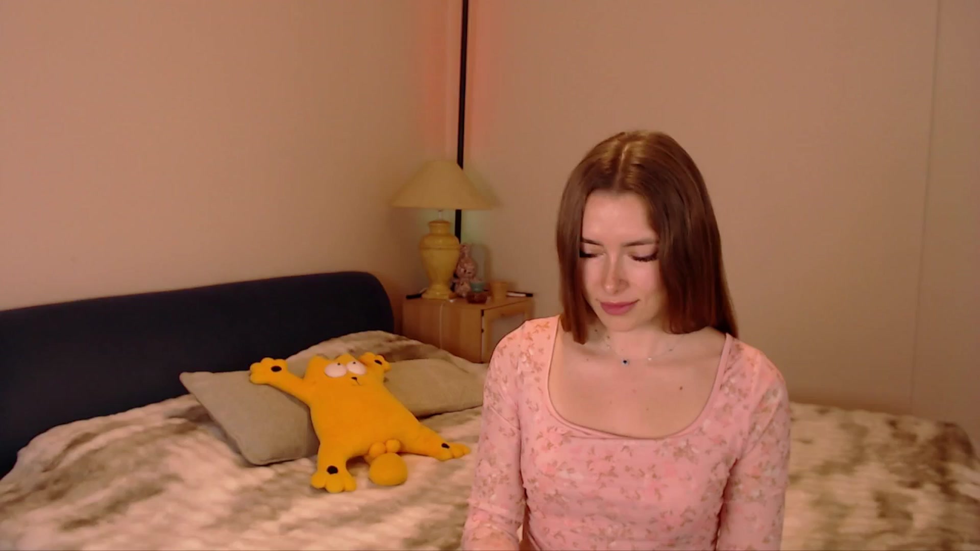 Gallery image thumbnail from SimonsWife's myfreecams stream on, 02/26/2026, 15:39 image 15 of 20