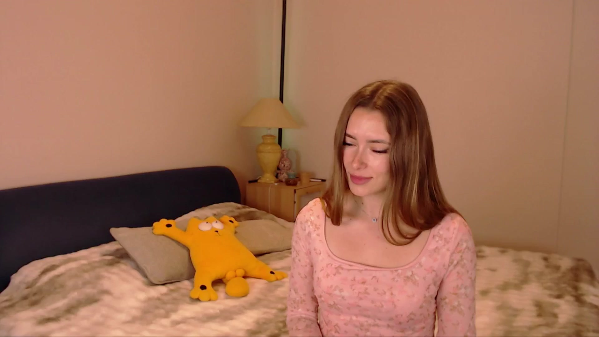 Gallery image thumbnail from SimonsWife's myfreecams stream on, 02/26/2026, 15:39 image 17 of 20