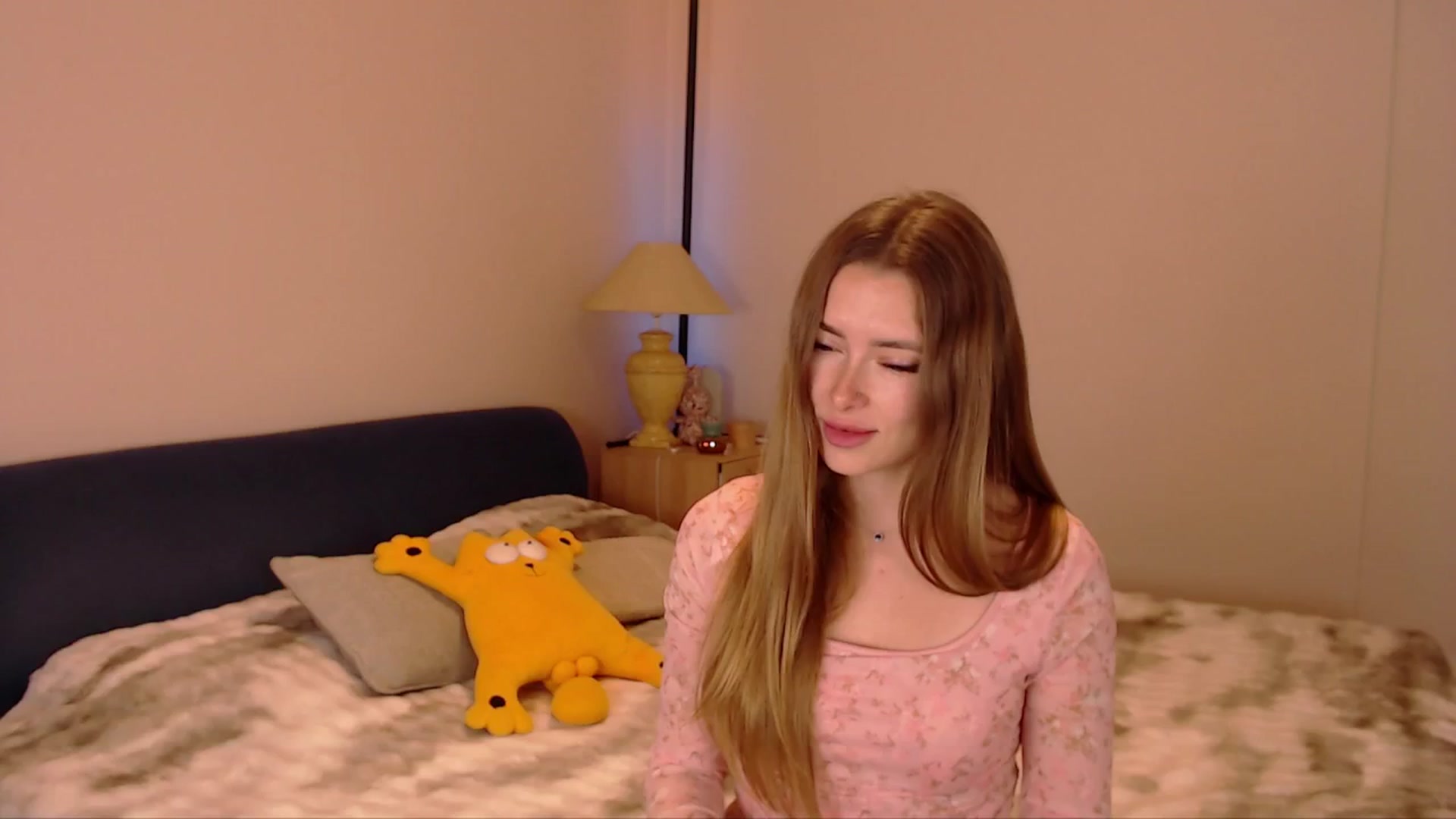 Gallery image thumbnail from SimonsWife's myfreecams stream on, 02/26/2026, 15:39 image 2 of 20