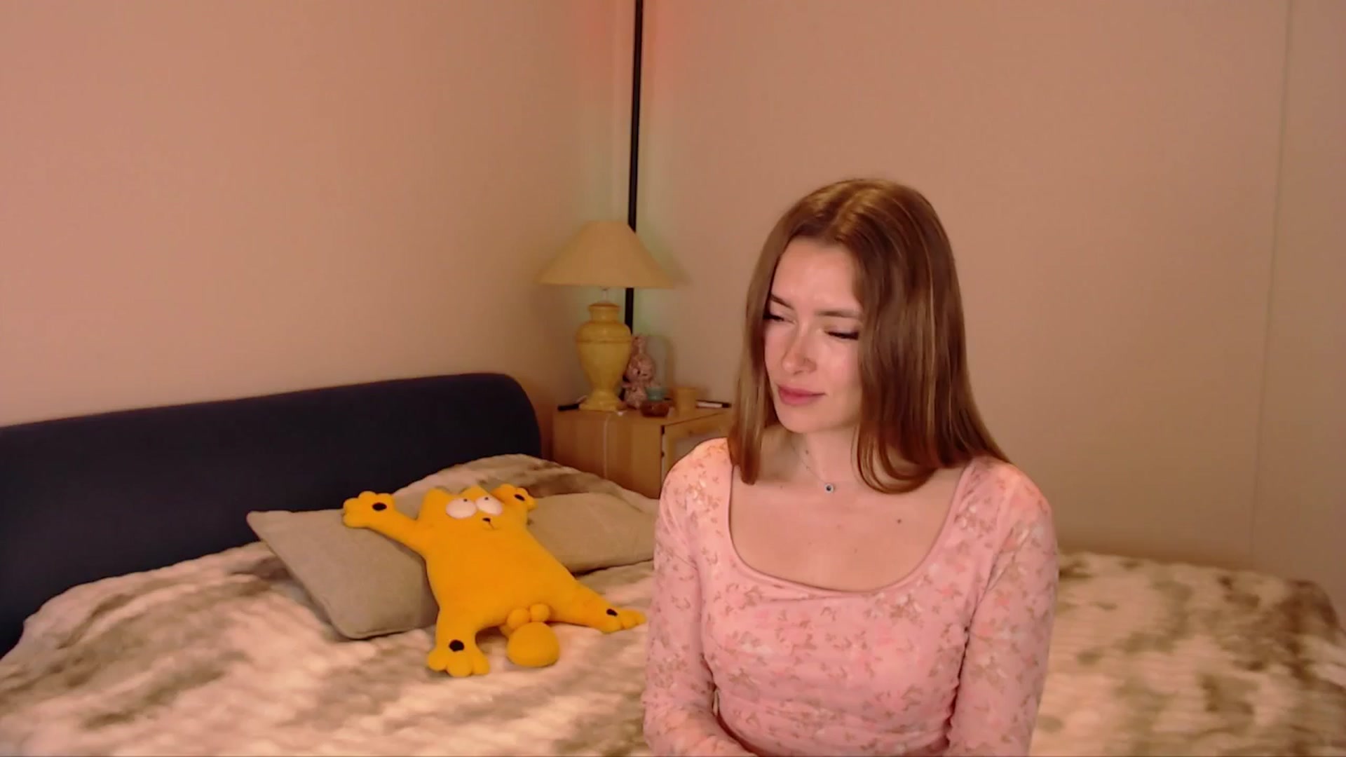 Gallery image thumbnail from SimonsWife's myfreecams stream on, 02/26/2026, 15:39 image 16 of 20