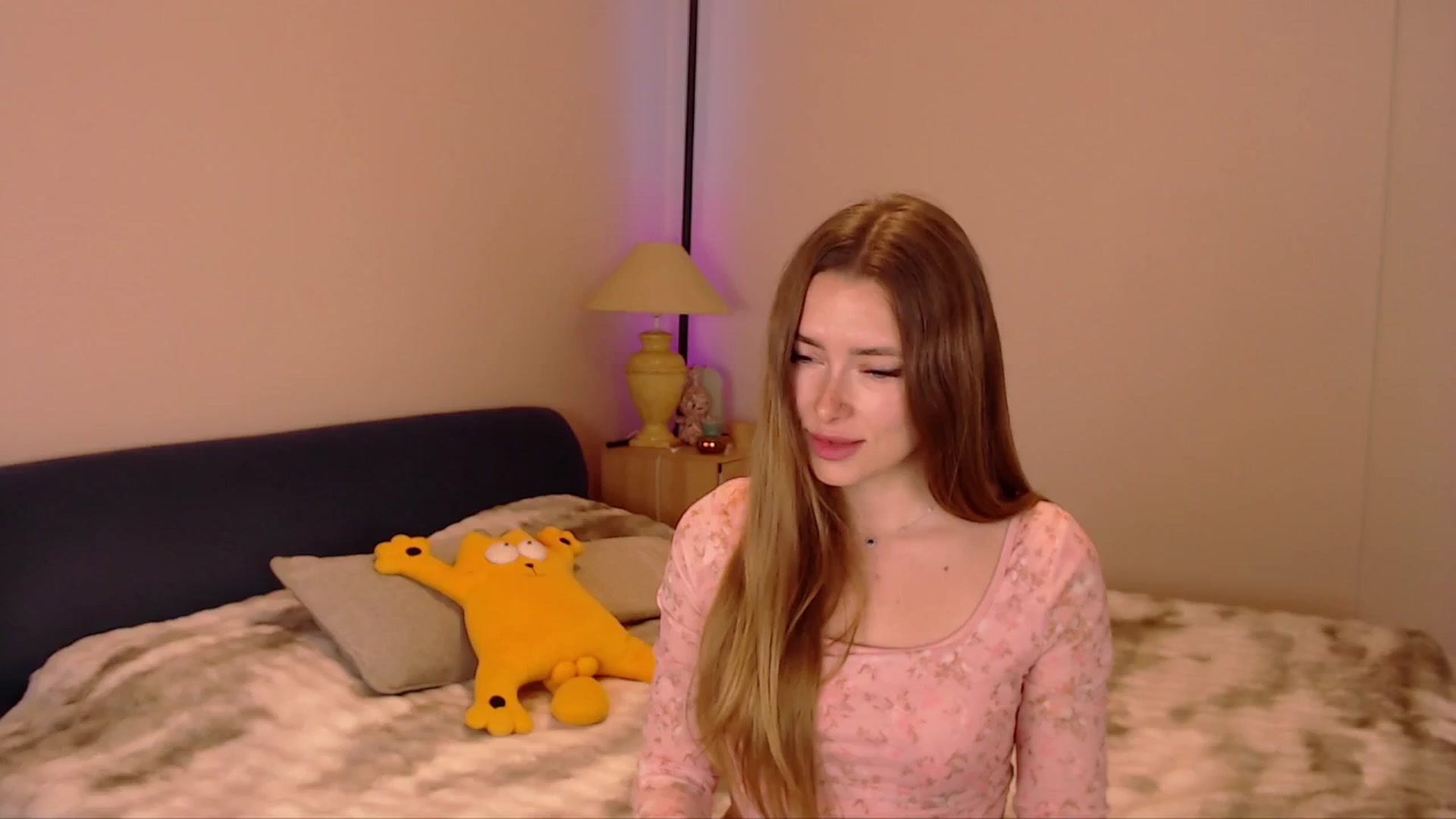 Gallery image thumbnail from SimonsWife's myfreecams stream on, 02/26/2026, 15:39 image 5 of 20