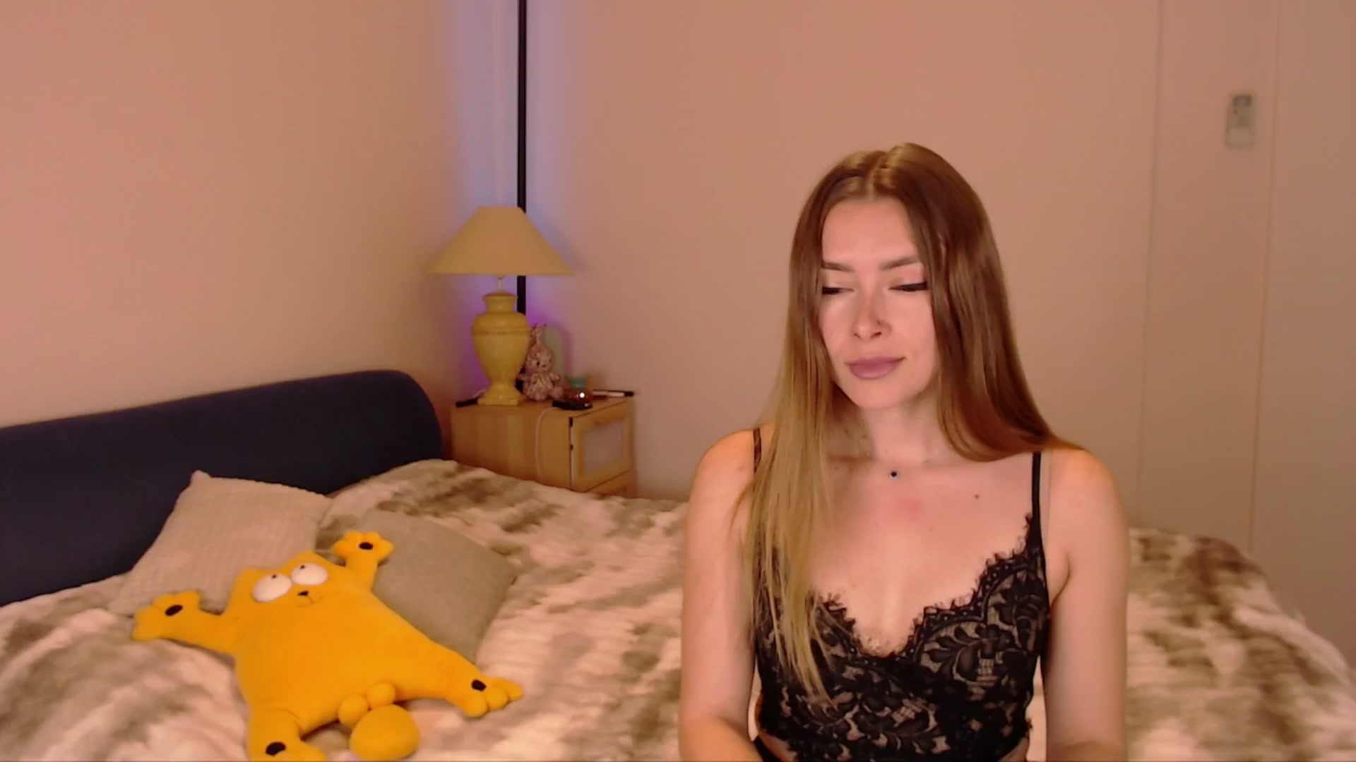 Gallery image thumbnail from SimonsWife's myfreecams stream on, 03/01/2026, 13:33 image 2 of 20