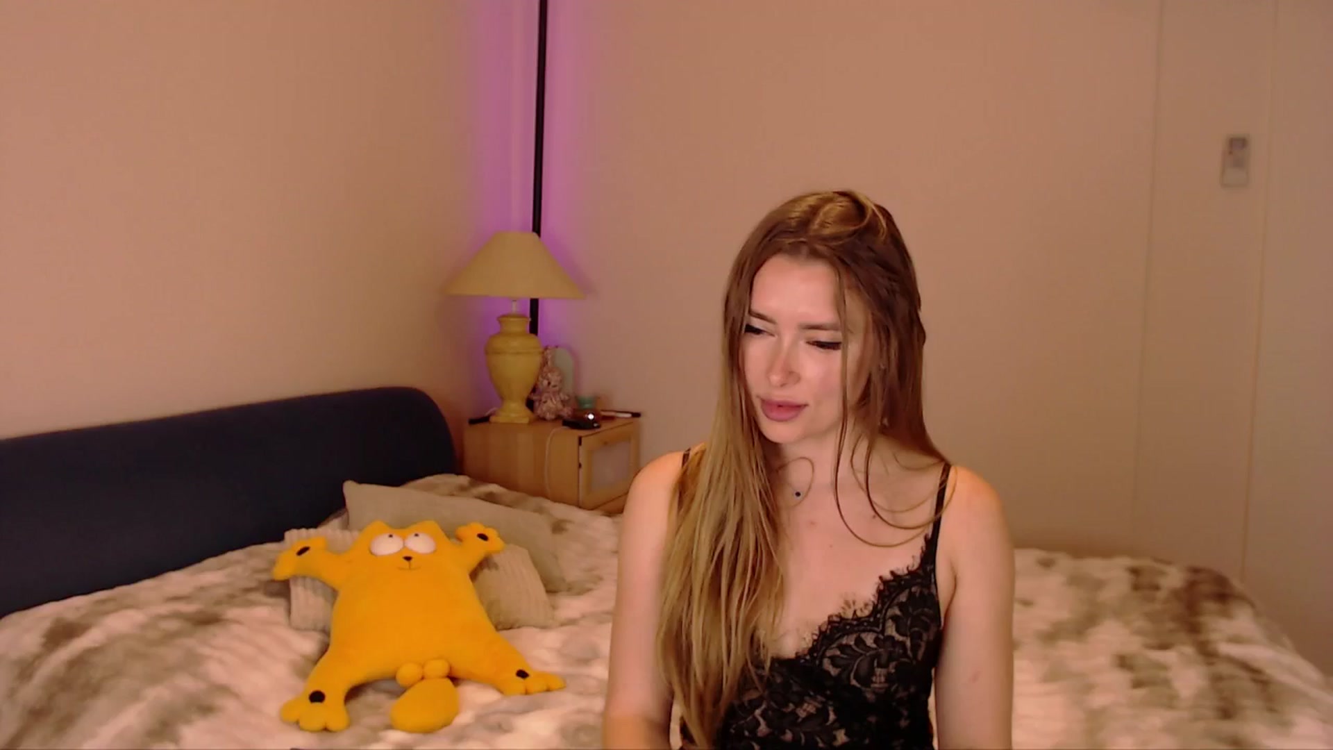 Gallery image thumbnail from SimonsWife's myfreecams stream on, 03/01/2026, 15:53 image 19 of 20
