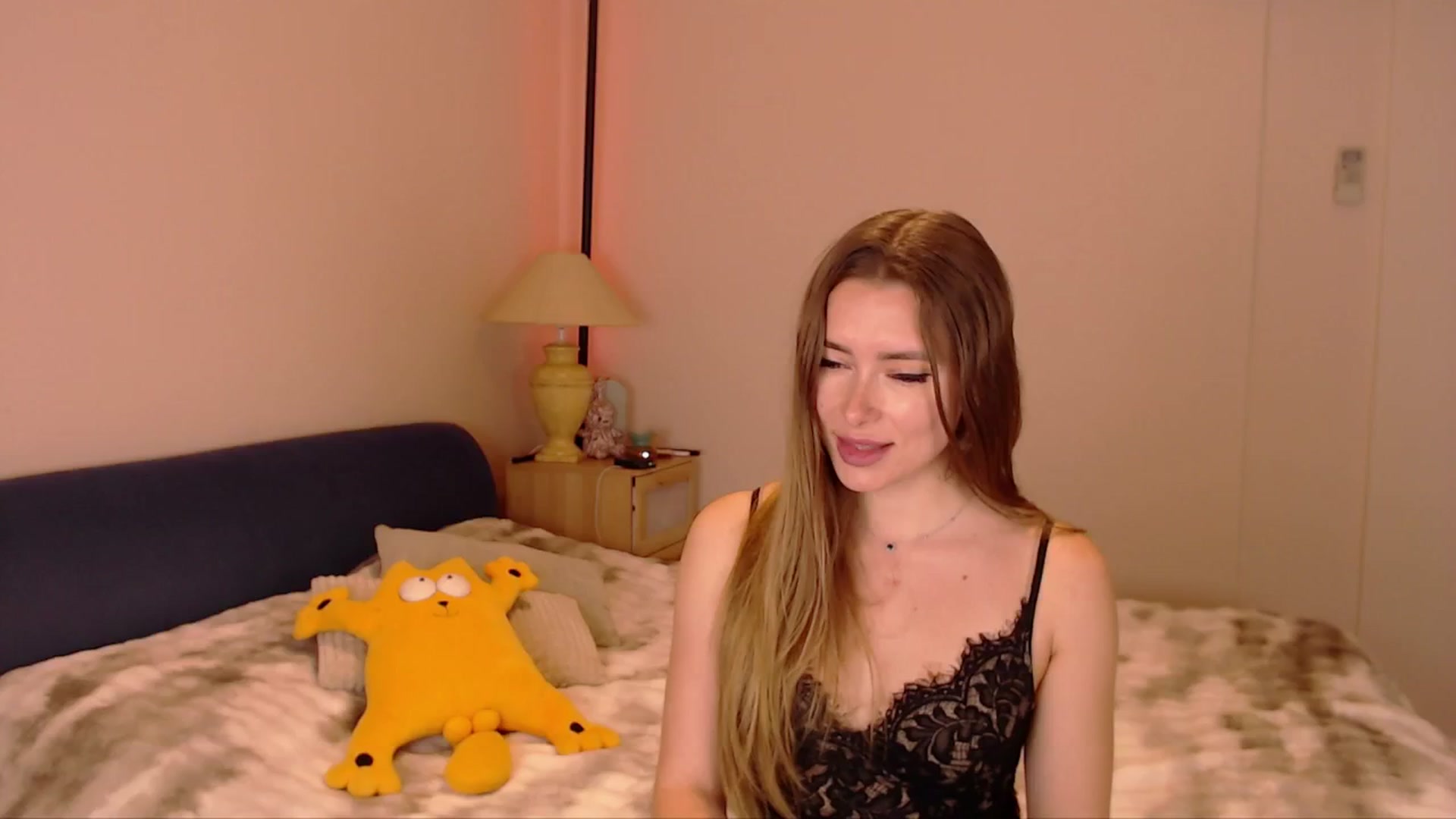 Gallery image thumbnail from SimonsWife's myfreecams stream on, 03/01/2026, 15:53 image 9 of 20