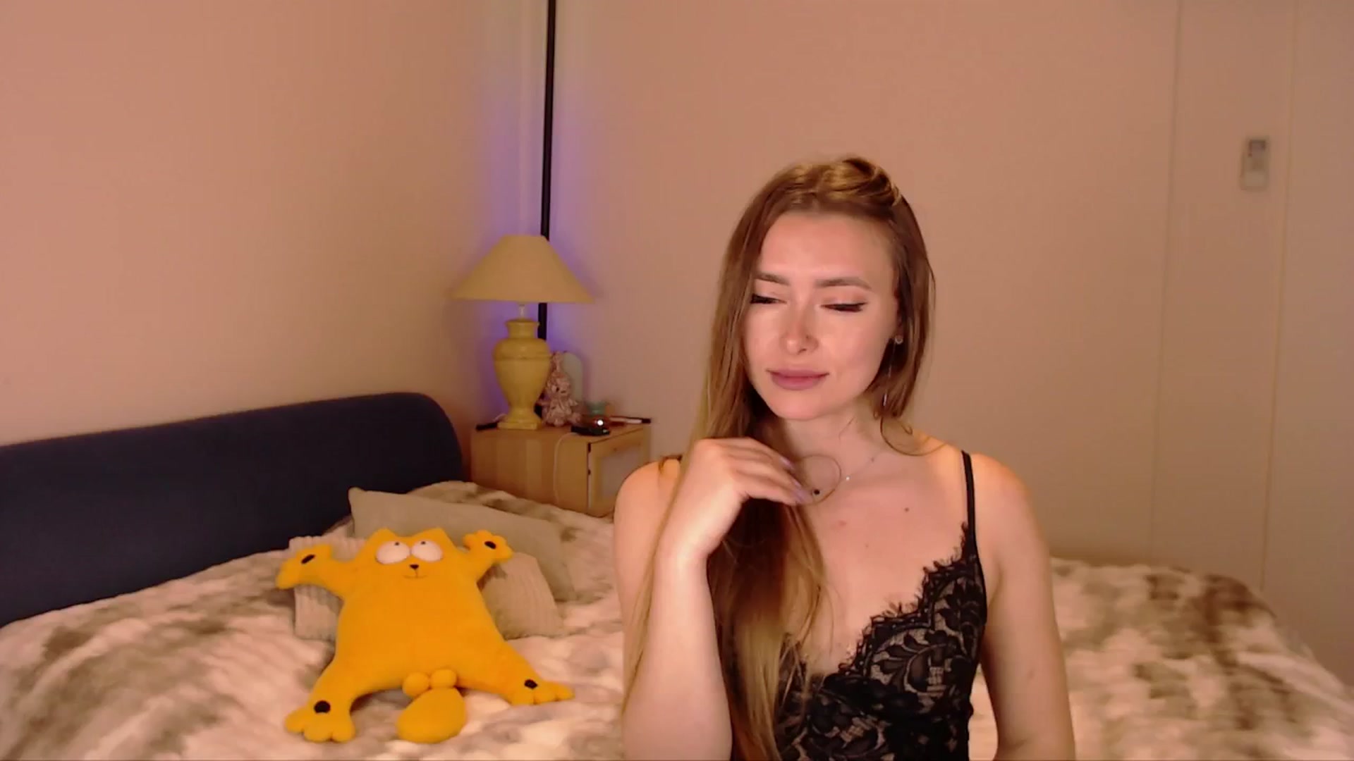 Gallery image thumbnail from SimonsWife's myfreecams stream on, 03/01/2026, 15:53 image 15 of 20