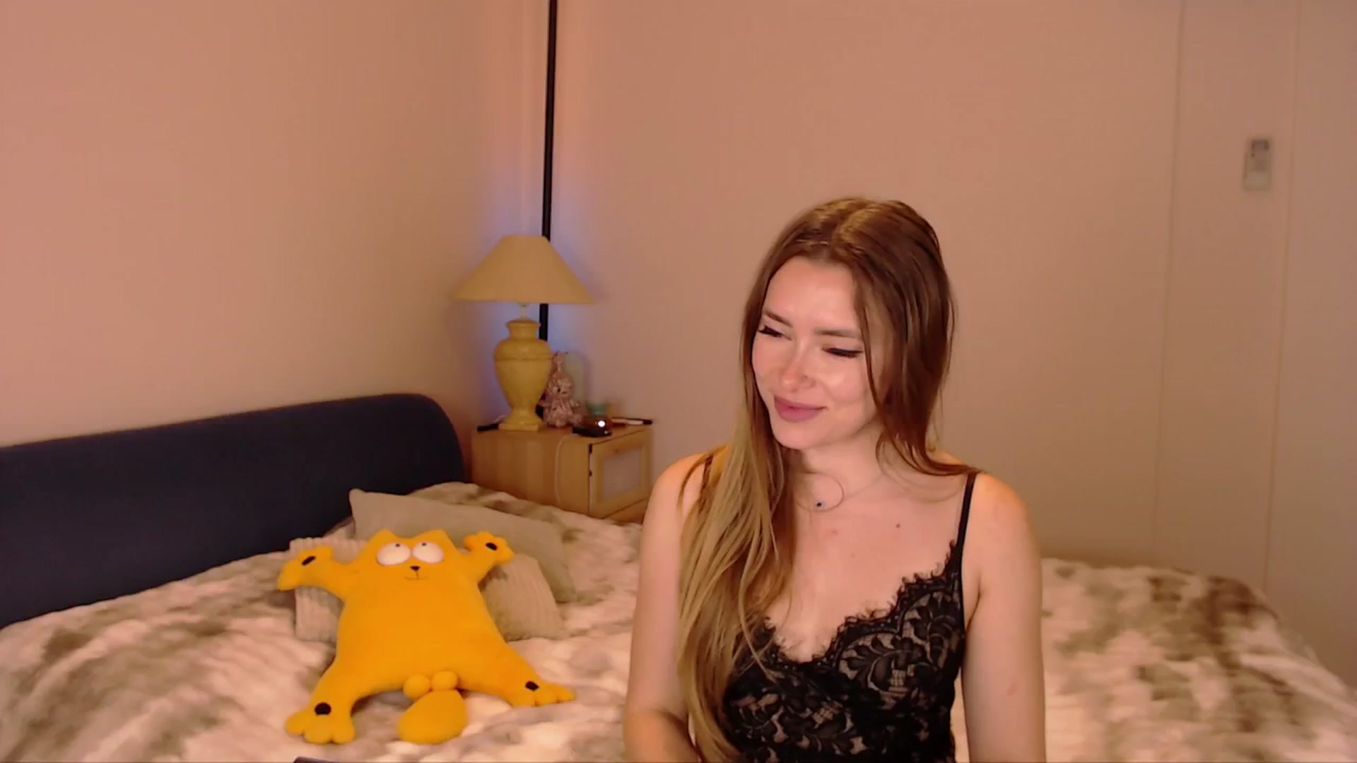 Gallery image thumbnail from SimonsWife's myfreecams stream on, 03/01/2026, 15:53 image 13 of 20