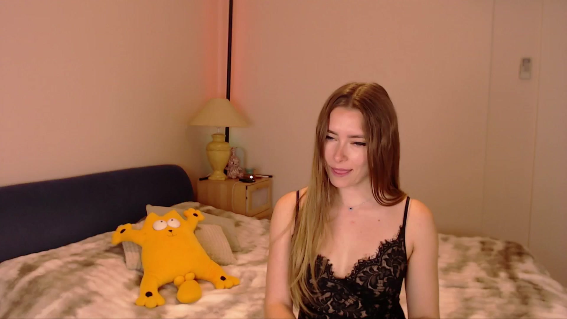 Gallery image thumbnail from SimonsWife's myfreecams stream on, 03/01/2026, 15:53 image 1 of 20