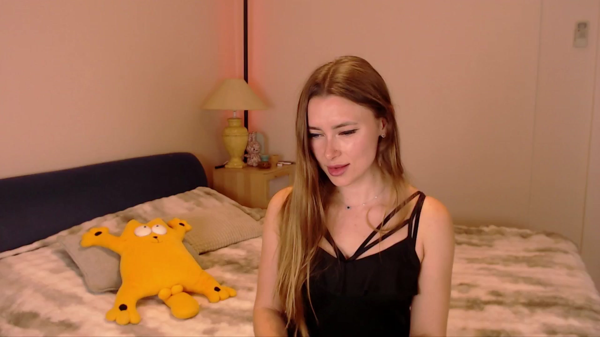 Gallery image thumbnail from SimonsWife's myfreecams stream on, 03/04/2026, 15:06 image 19 of 20