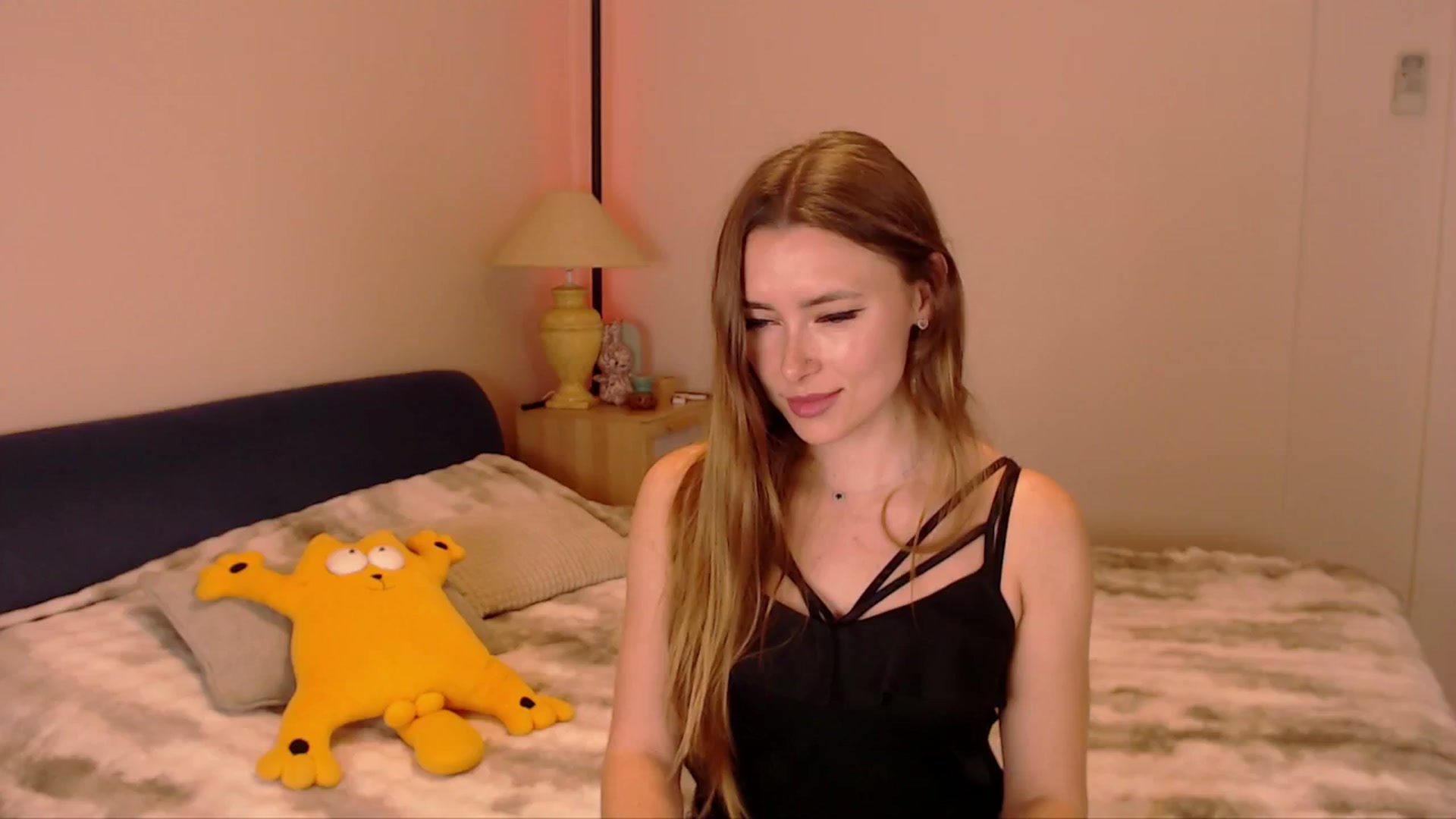 Gallery image thumbnail from SimonsWife's myfreecams stream on, 03/04/2026, 15:06 image 17 of 20