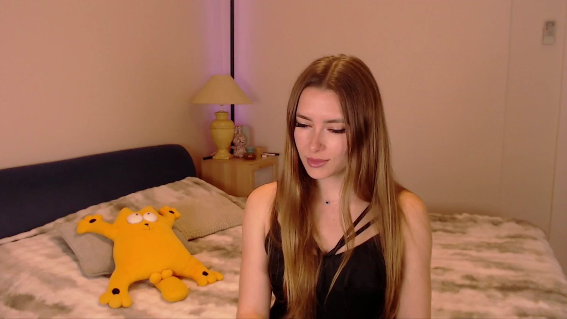 Gallery image thumbnail from SimonsWife's myfreecams stream on, 03/04/2026, 15:06 image 7 of 20