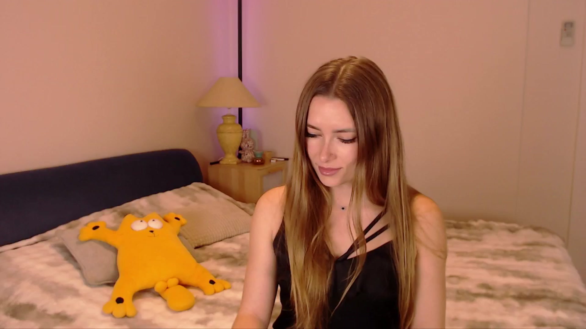 Gallery image thumbnail from SimonsWife's myfreecams stream on, 03/04/2026, 15:06 image 1 of 20