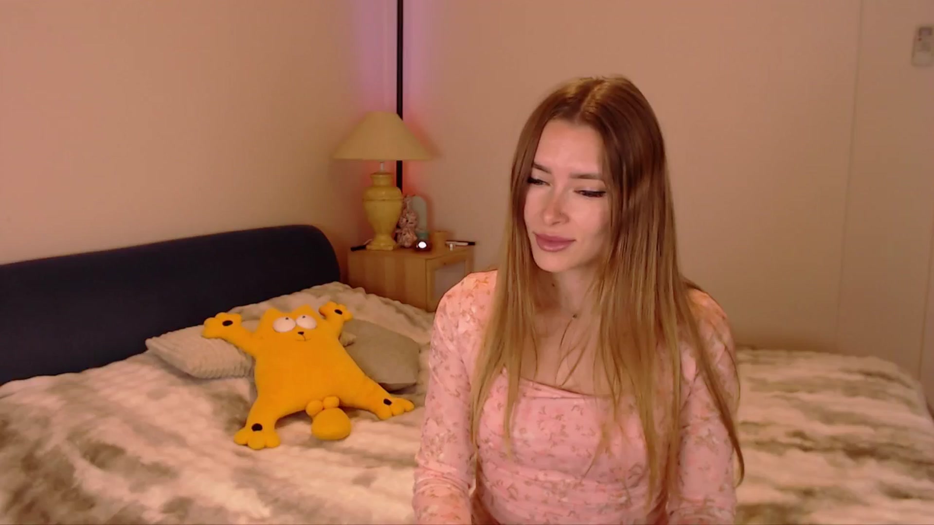 Gallery image thumbnail from SimonsWife's myfreecams stream on, 03/09/2026, 13:35 image 15 of 20