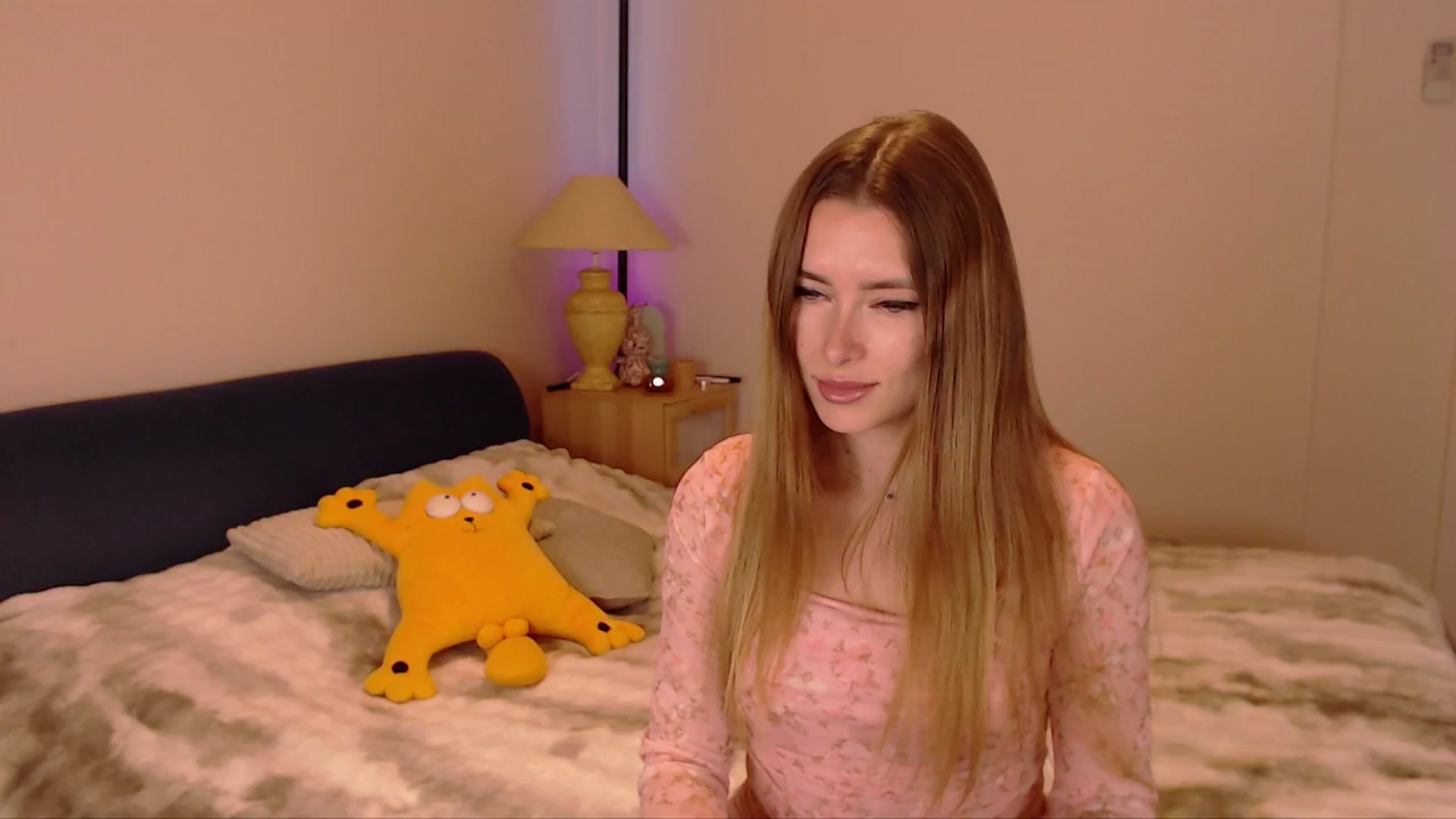Gallery image thumbnail from SimonsWife's myfreecams stream on, 03/09/2026, 13:35 image 3 of 20