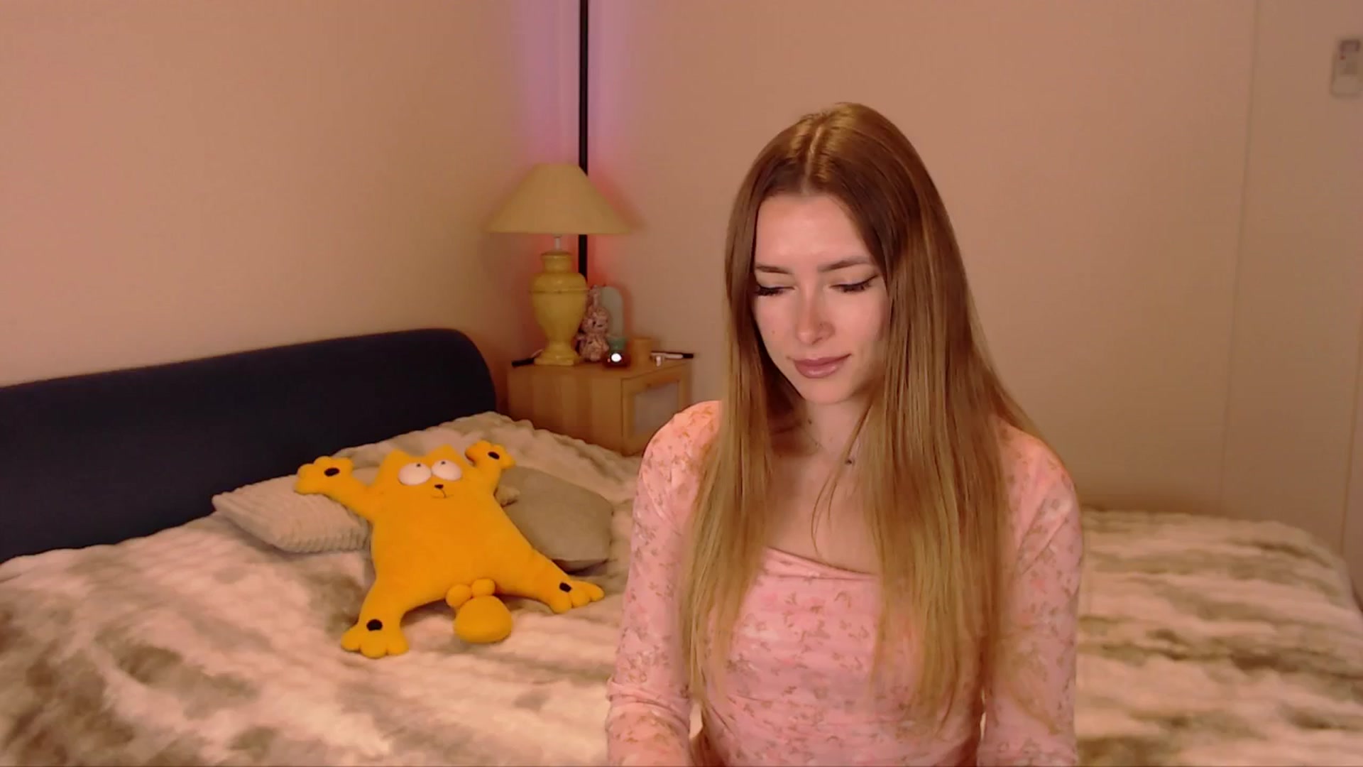 Gallery image thumbnail from SimonsWife's myfreecams stream on, 03/09/2026, 13:35 image 4 of 20
