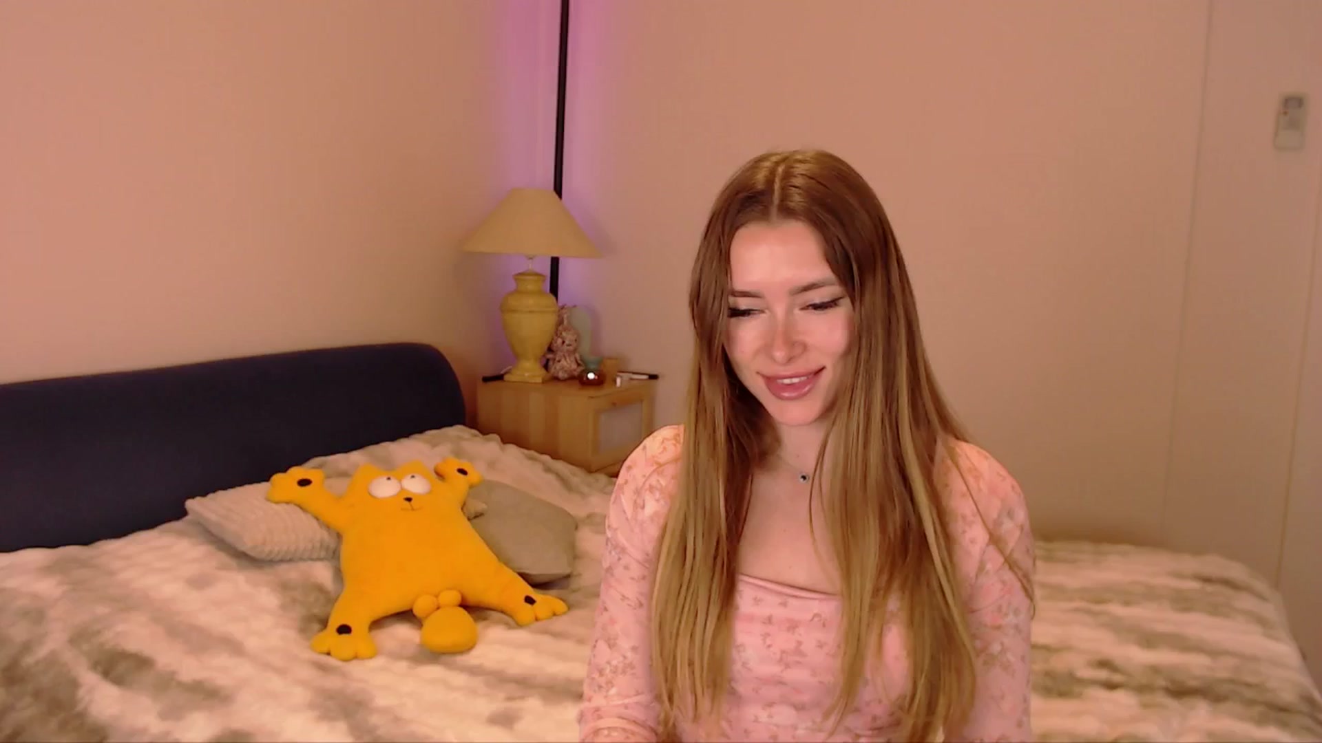 Gallery image thumbnail from SimonsWife's myfreecams stream on, 03/09/2026, 16:59 image 10 of 20