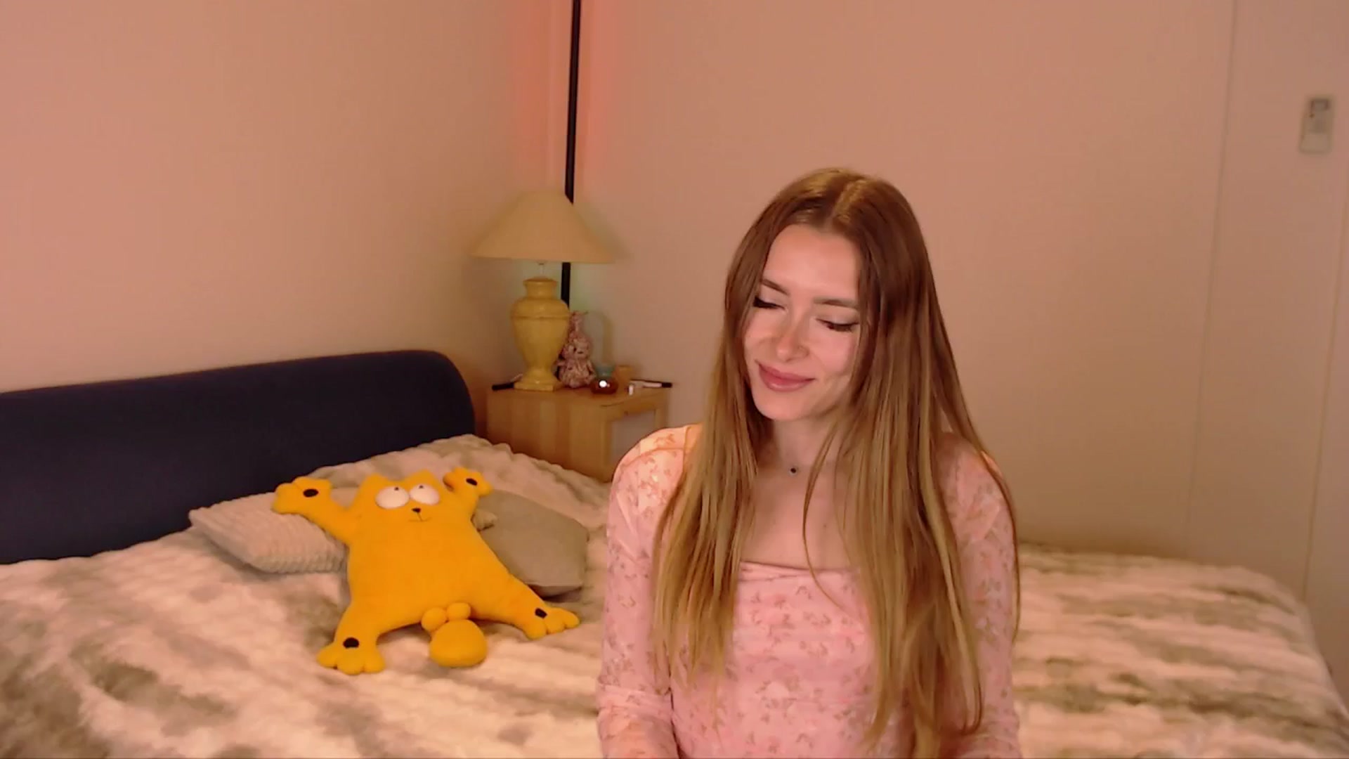 Gallery image thumbnail from SimonsWife's myfreecams stream on, 03/09/2026, 16:59 image 4 of 20