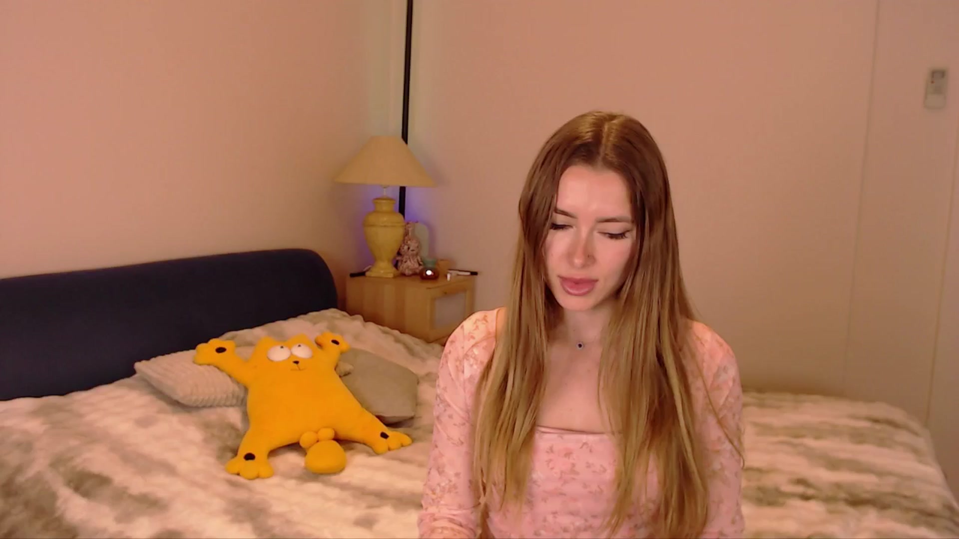 Gallery image thumbnail from SimonsWife's myfreecams stream on, 03/09/2026, 16:59 image 13 of 20