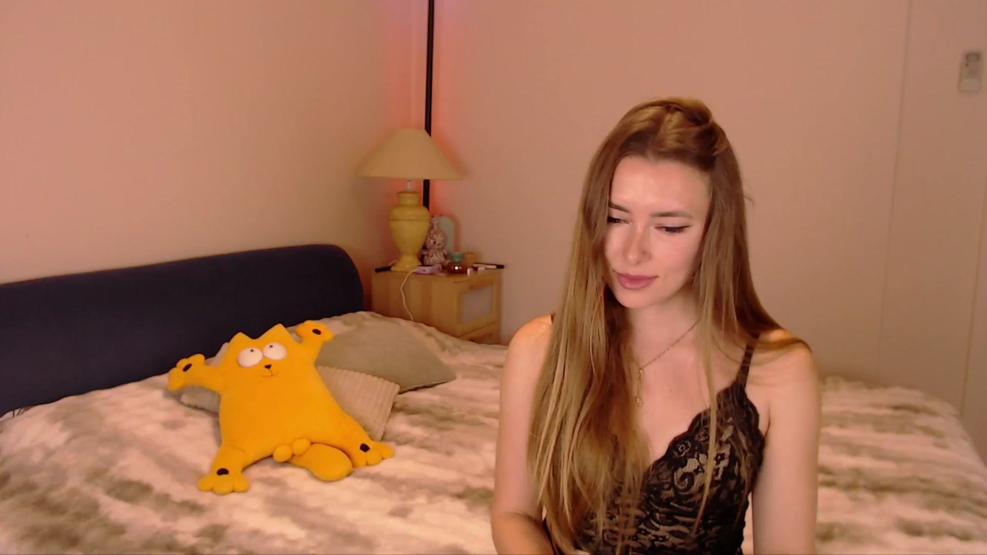 Gallery image thumbnail from SimonsWife's myfreecams stream on, 03/15/2026, 16:01 image 20 of 20