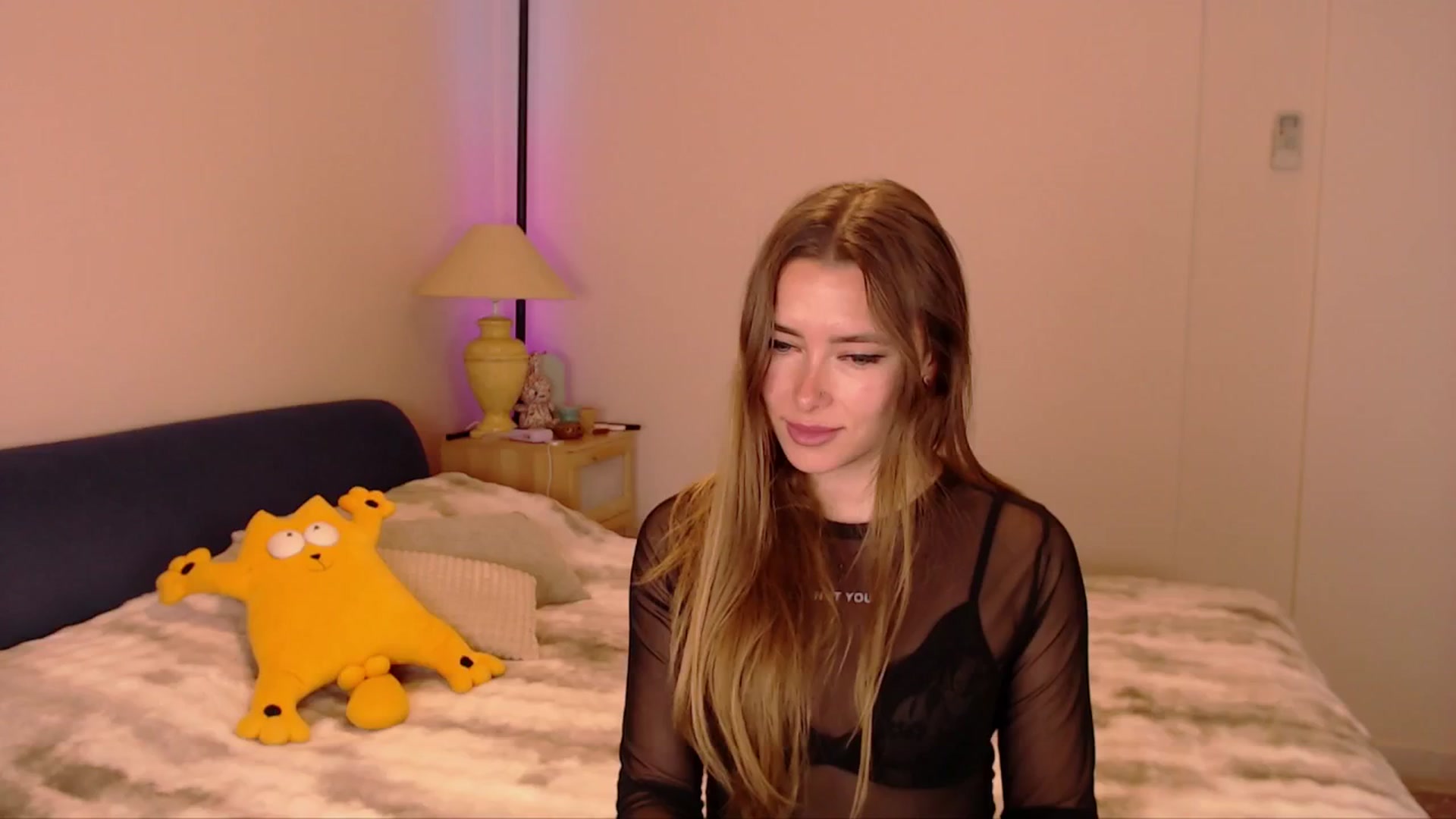 Gallery image thumbnail from SimonsWife's myfreecams stream on, 03/16/2026, 17:51 image 10 of 20