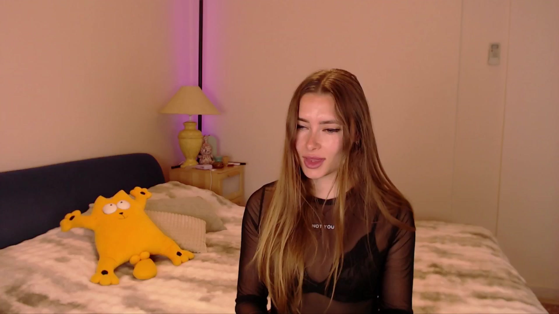 Gallery image thumbnail from SimonsWife's myfreecams stream on, 03/16/2026, 17:51 image 15 of 20