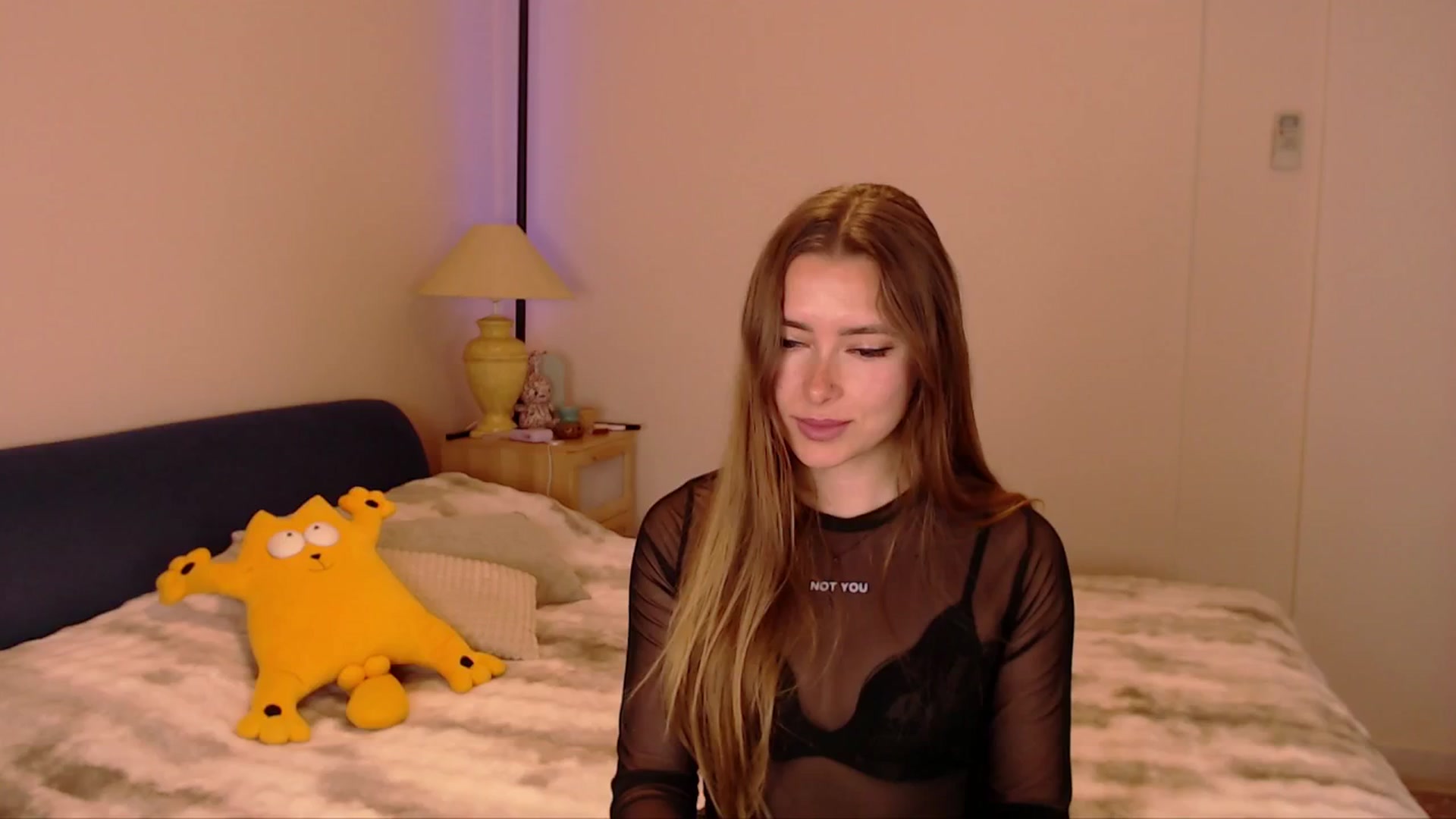 Gallery image thumbnail from SimonsWife's myfreecams stream on, 03/16/2026, 17:51 image 14 of 20