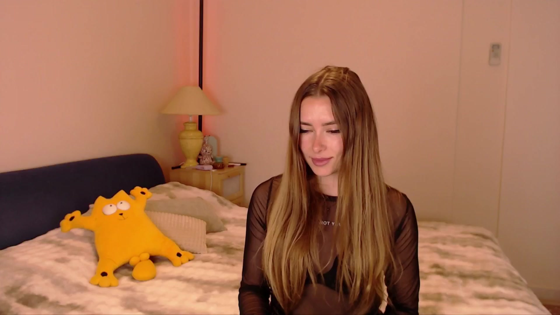 Gallery image thumbnail from SimonsWife's myfreecams stream on, 03/16/2026, 17:51 image 6 of 20