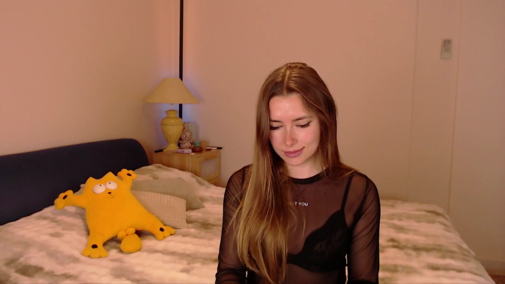 Gallery image thumbnail from SimonsWife's myfreecams stream on, 03/16/2026, 17:51 image 12 of 20