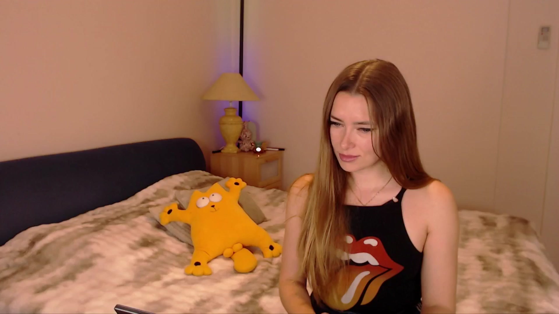Gallery image thumbnail from SimonsWife's myfreecams stream on, 03/18/2026, 14:14 image 10 of 20