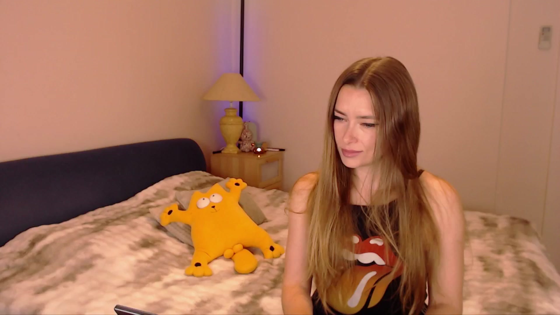 Gallery image thumbnail from SimonsWife's myfreecams stream on, 03/18/2026, 14:14 image 1 of 20
