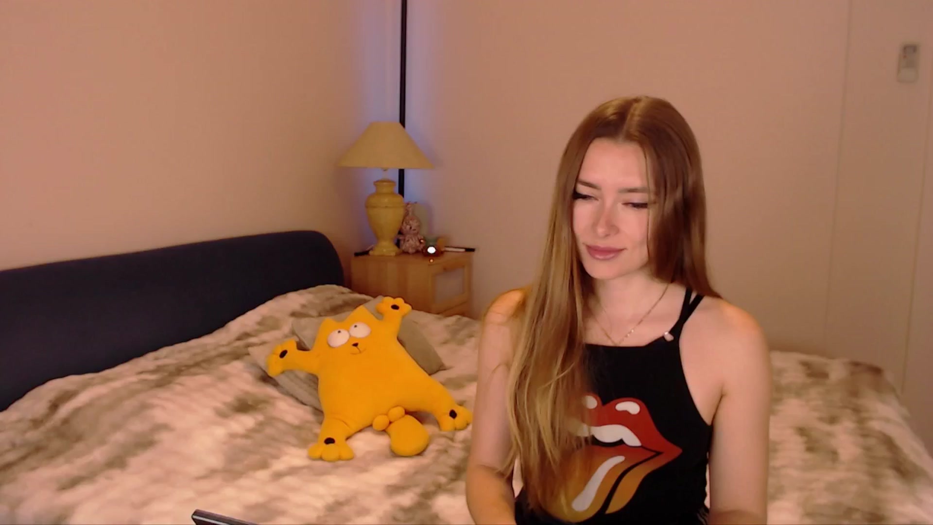 Gallery image thumbnail from SimonsWife's myfreecams stream on, 03/18/2026, 14:14 image 13 of 20