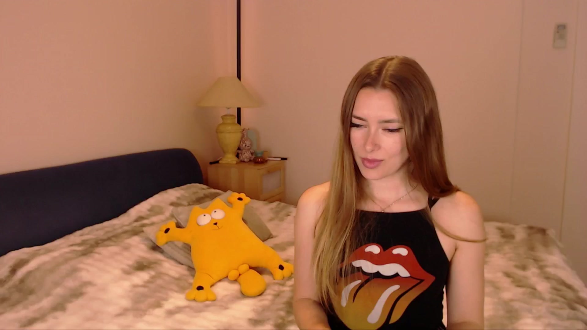 Gallery image thumbnail from SimonsWife's myfreecams stream on, 03/18/2026, 15:47 image 18 of 20