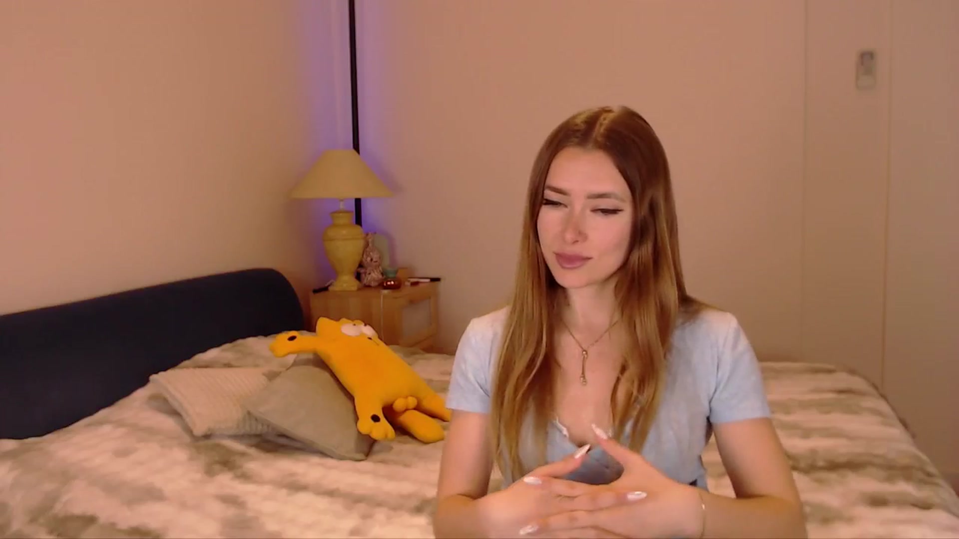 Gallery image thumbnail from SimonsWife's myfreecams stream on, 03/19/2026, 12:23 image 13 of 20