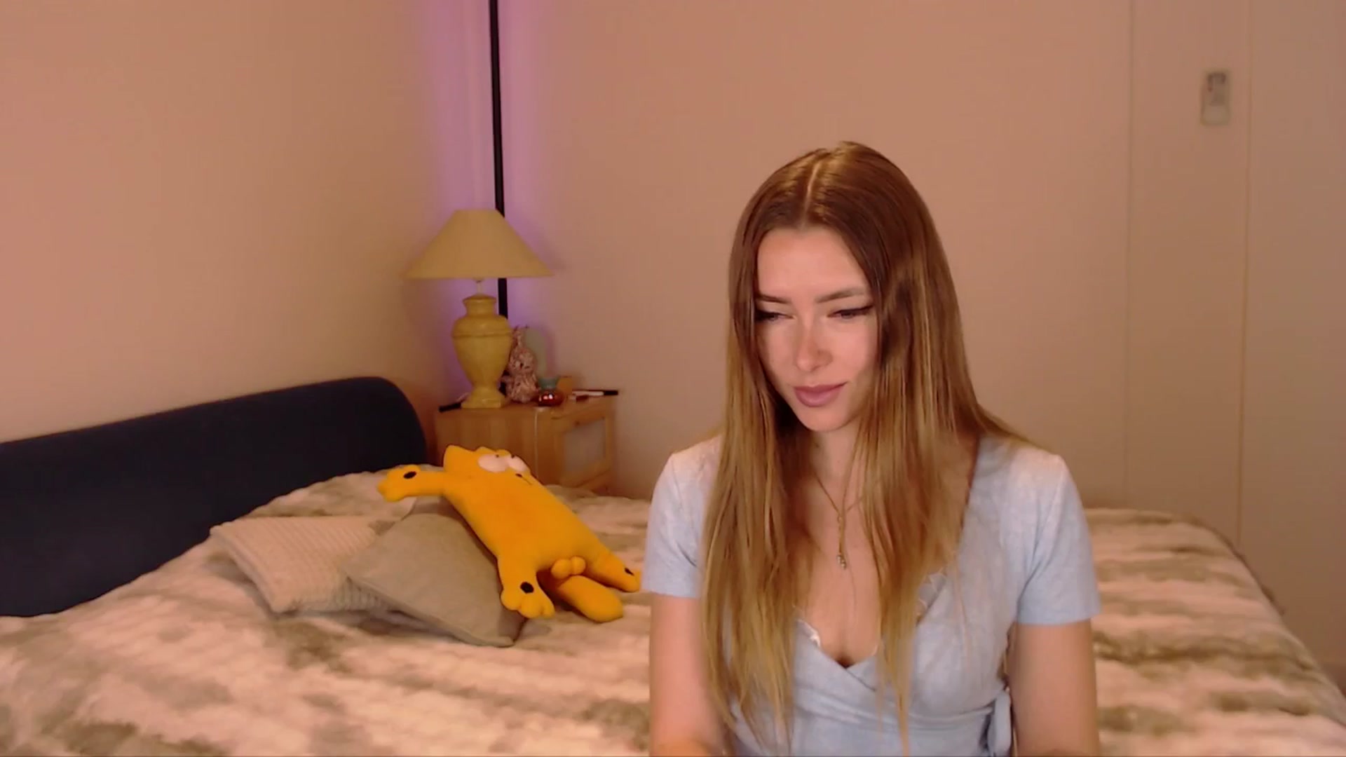 Gallery image thumbnail from SimonsWife's myfreecams stream on, 03/19/2026, 12:23 image 19 of 20