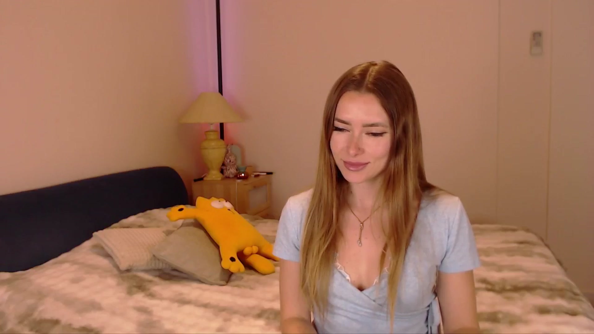Gallery image thumbnail from SimonsWife's myfreecams stream on, 03/19/2026, 12:23 image 9 of 20