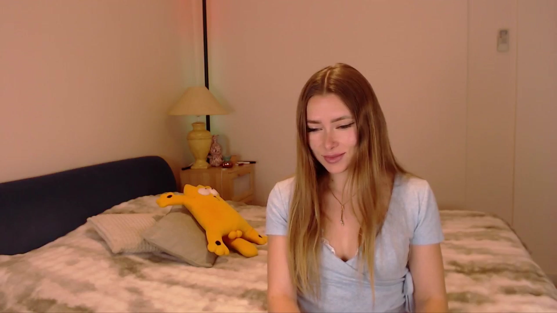 Gallery image thumbnail from SimonsWife's myfreecams stream on, 03/19/2026, 12:23 image 11 of 20