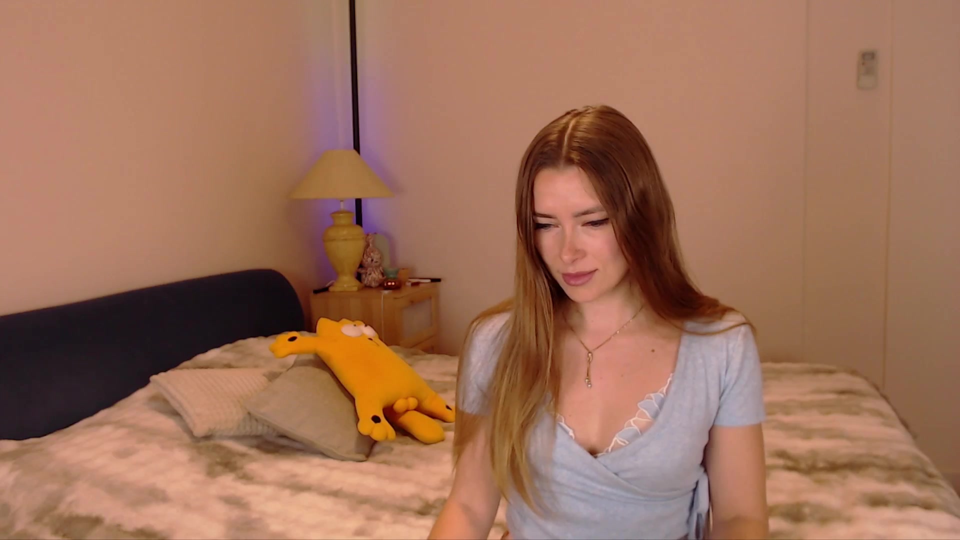 Gallery image thumbnail from SimonsWife's myfreecams stream on, 03/19/2026, 13:27 image 13 of 20