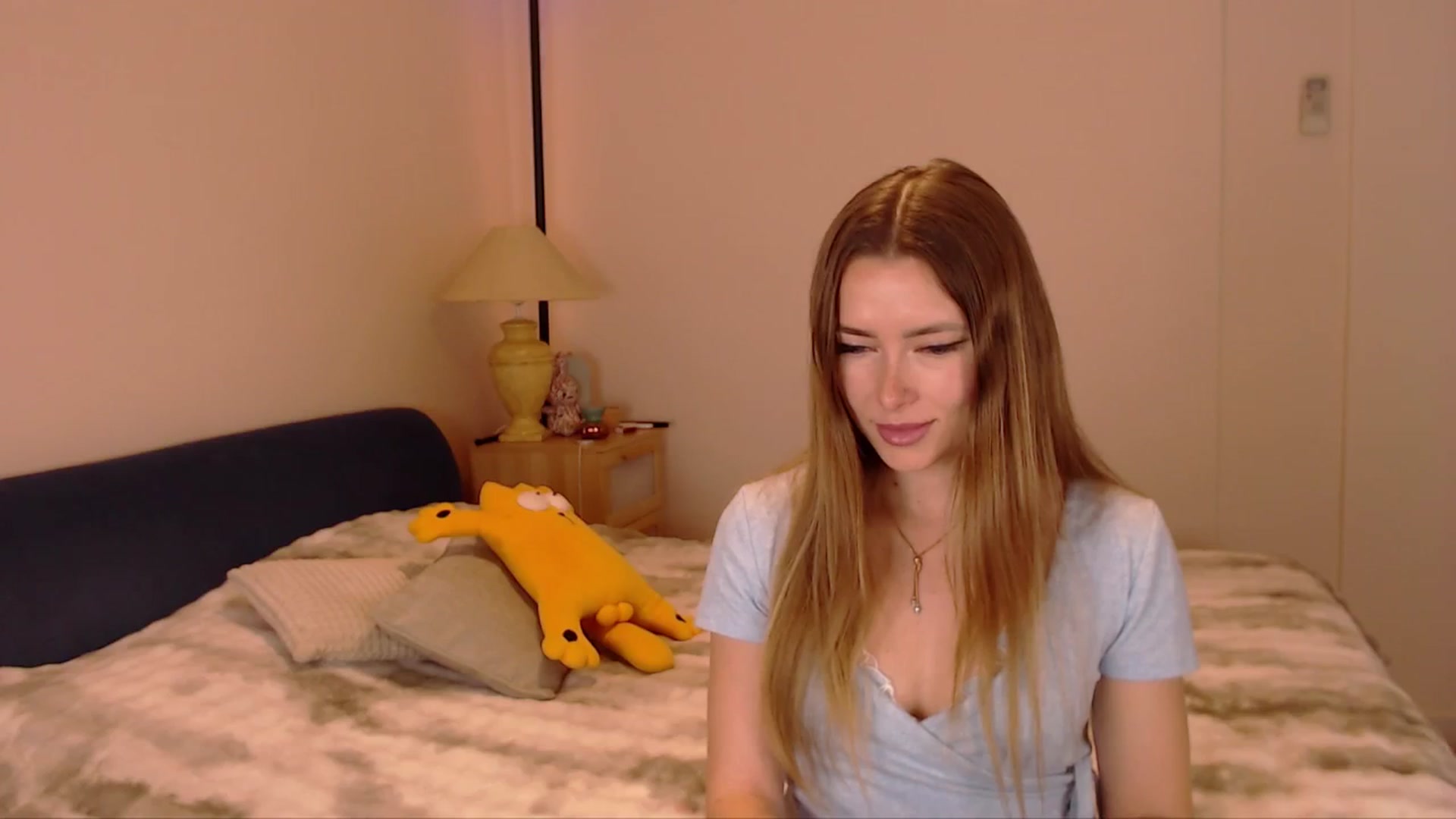 Gallery image thumbnail from SimonsWife's myfreecams stream on, 03/19/2026, 13:27 image 7 of 20