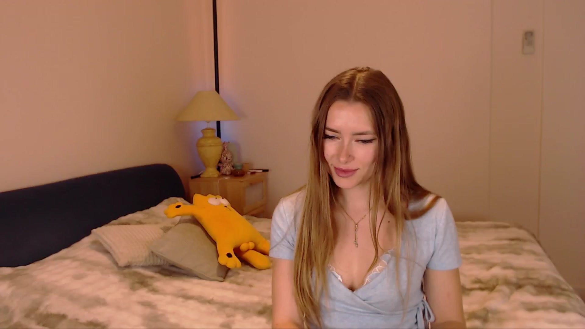 Gallery image thumbnail from SimonsWife's myfreecams stream on, 03/19/2026, 15:24 image 16 of 20