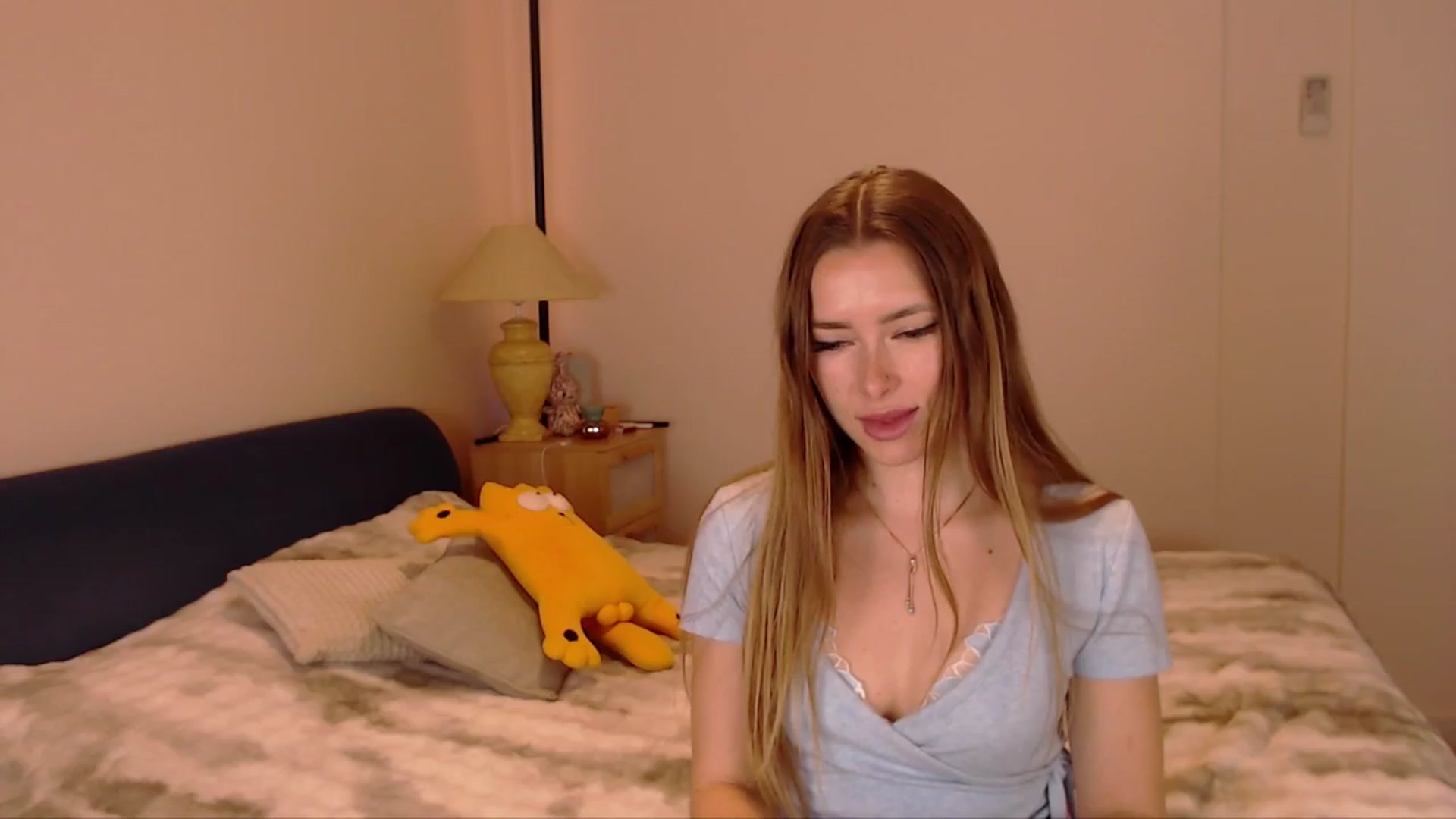 Gallery image thumbnail from SimonsWife's myfreecams stream on, 03/19/2026, 15:24 image 5 of 20