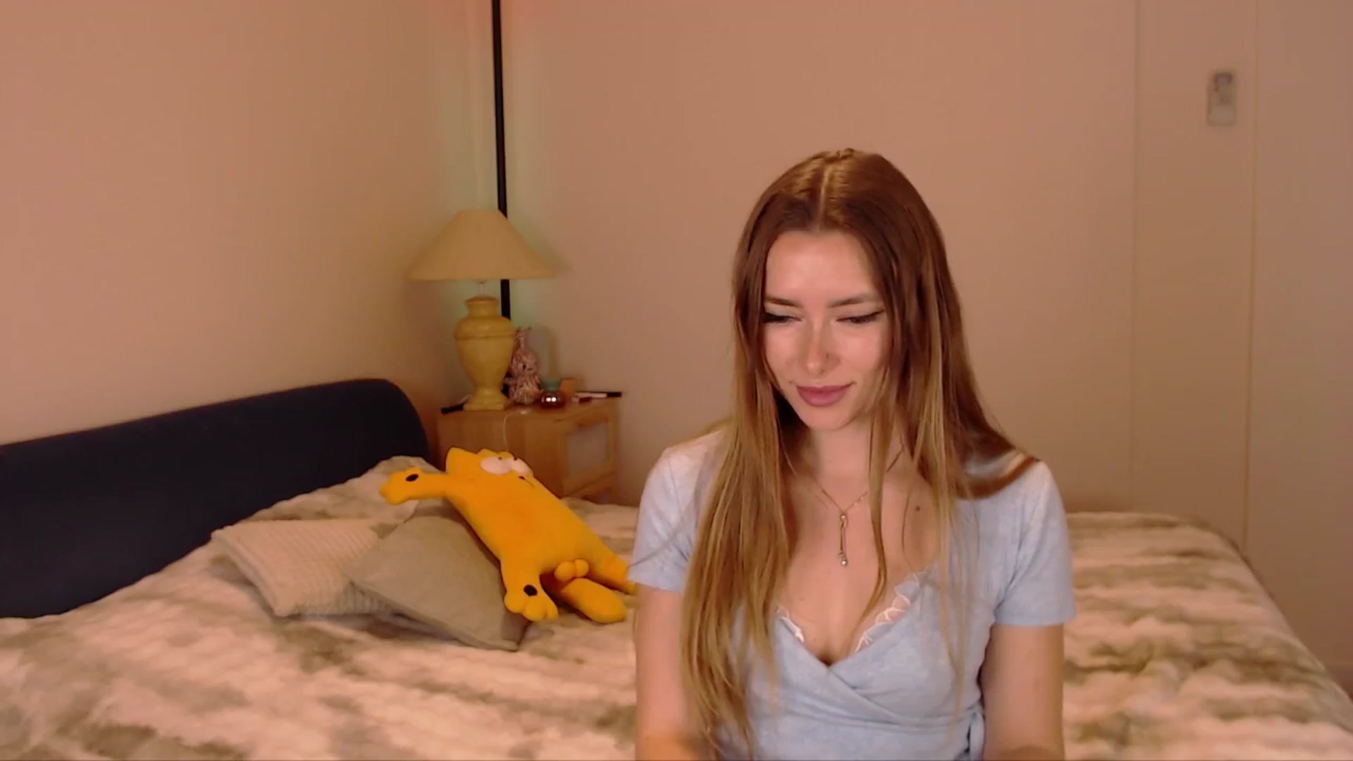 Gallery image thumbnail from SimonsWife's myfreecams stream on, 03/19/2026, 15:24 image 14 of 20