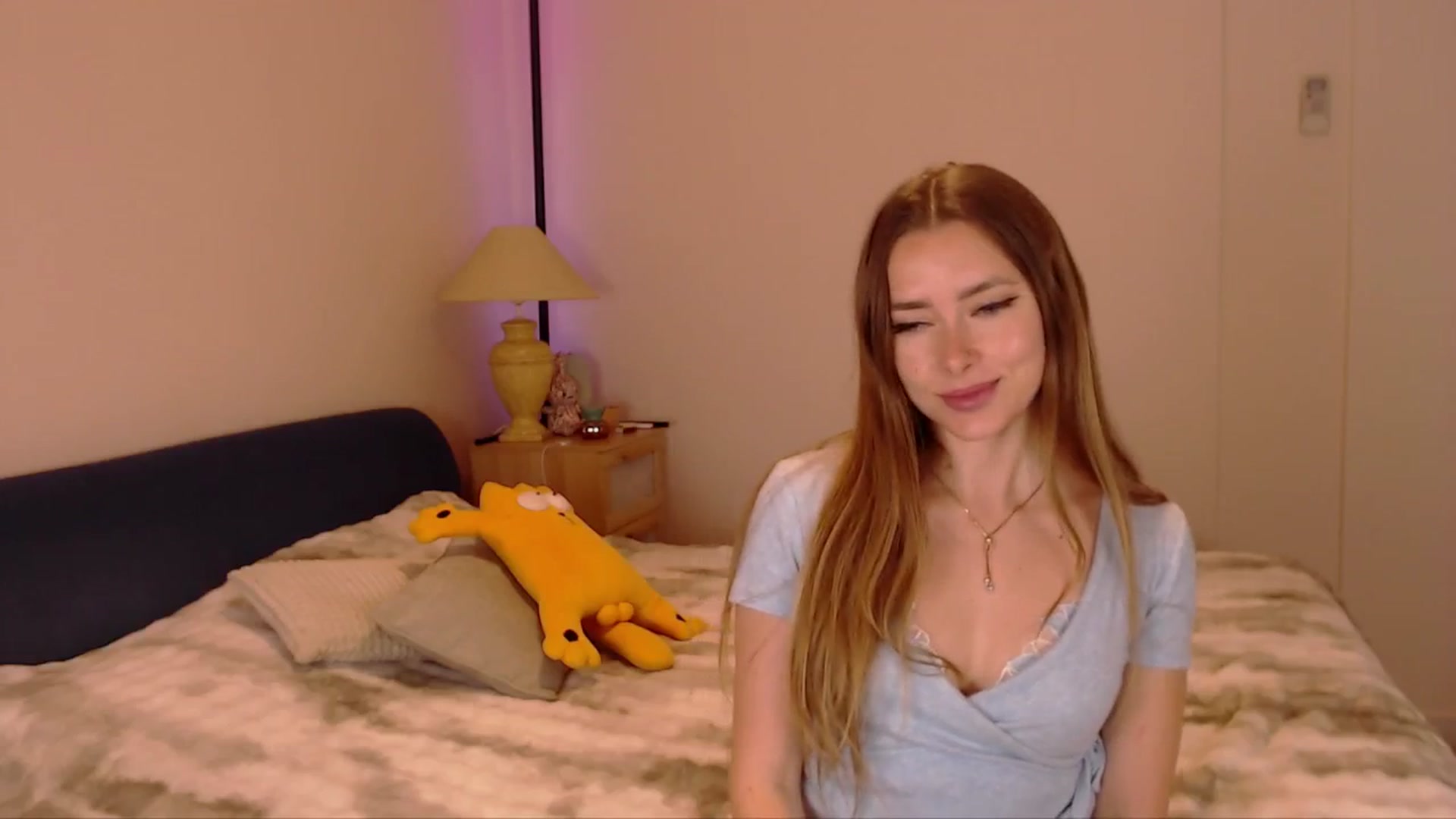 Gallery image thumbnail from SimonsWife's myfreecams stream on, 03/19/2026, 15:24 image 7 of 20