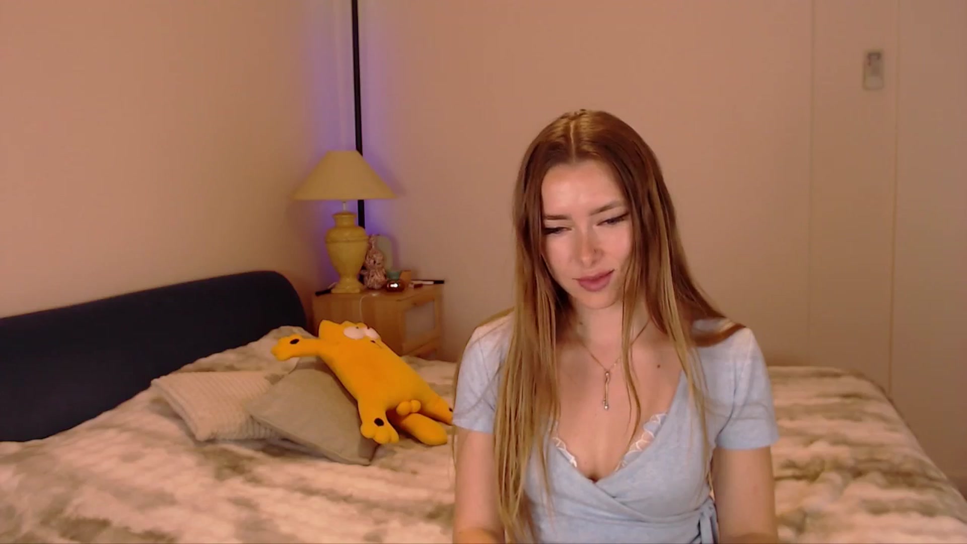 Gallery image thumbnail from SimonsWife's myfreecams stream on, 03/19/2026, 15:24 image 4 of 20
