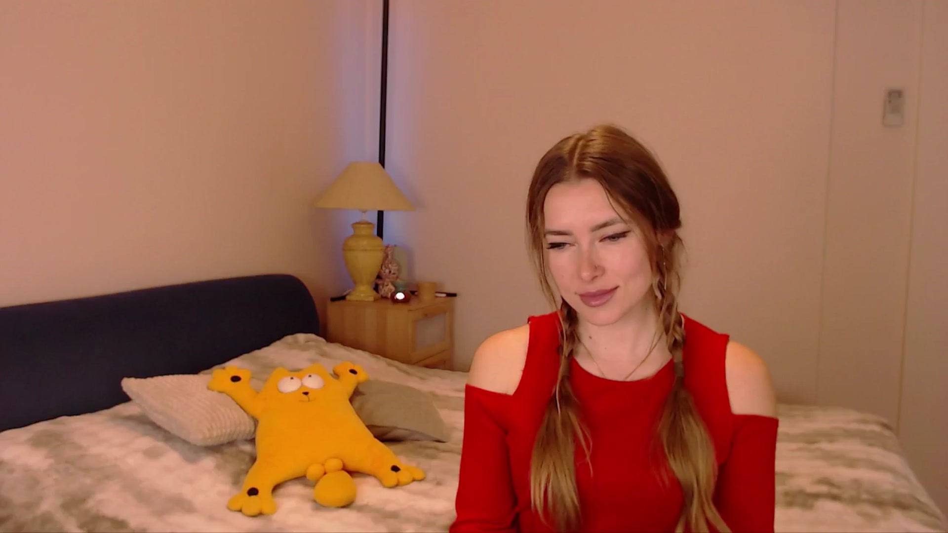 Gallery image thumbnail from SimonsWife's myfreecams stream on, 03/22/2026, 14:26 image 9 of 20