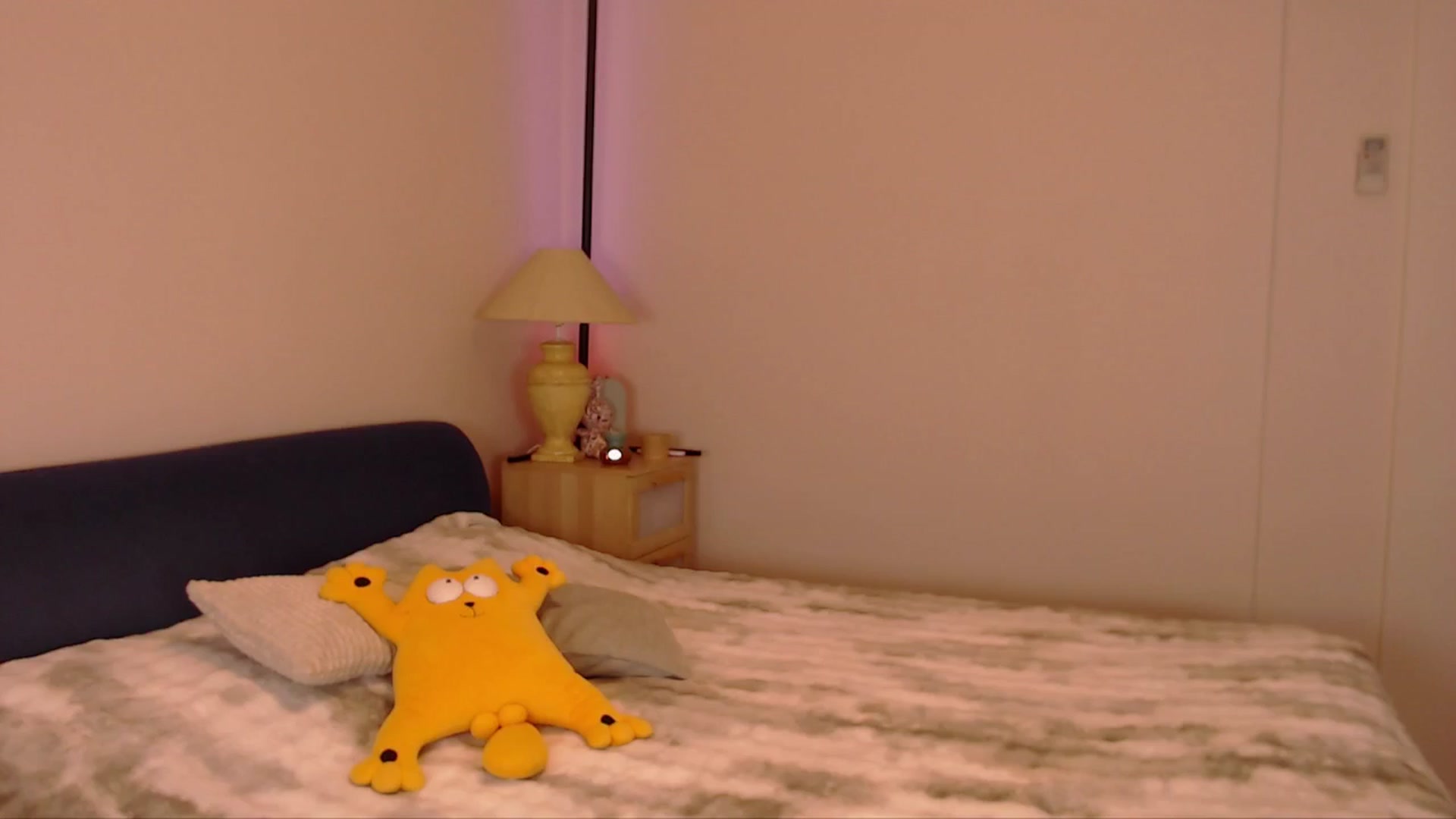 Gallery image thumbnail from SimonsWife's myfreecams stream on, 03/22/2026, 14:26 image 14 of 20