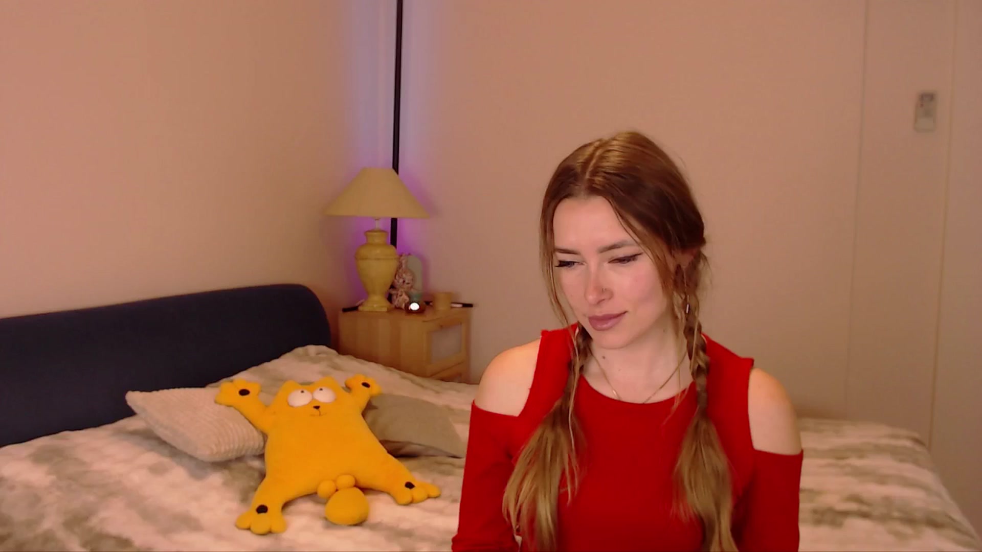 Gallery image thumbnail from SimonsWife's myfreecams stream on, 03/22/2026, 14:26 image 13 of 20