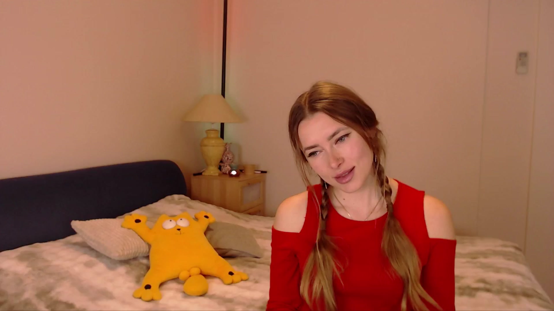 Gallery image thumbnail from SimonsWife's myfreecams stream on, 03/22/2026, 14:26 image 11 of 20