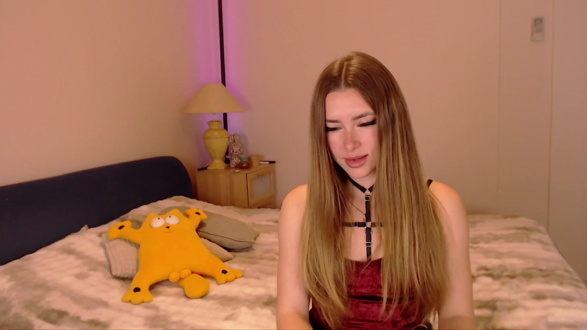 Gallery image thumbnail from SimonsWife's myfreecams stream on, 03/26/2026, 17:42 image 9 of 20