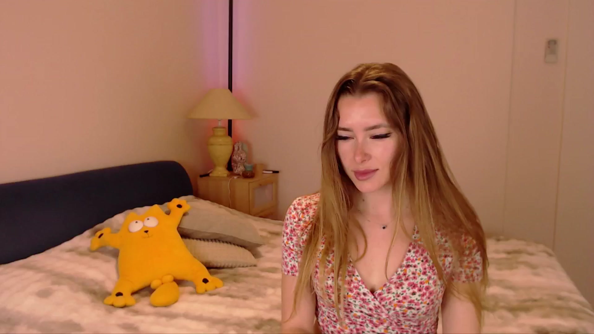Gallery image thumbnail from SimonsWife's myfreecams stream on, 03/30/2026, 16:31 image 11 of 20