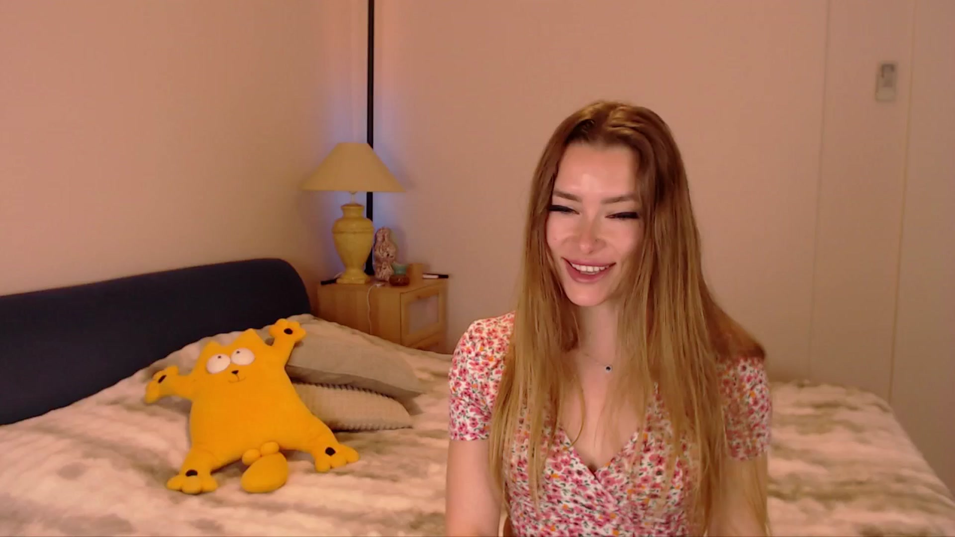 Gallery image thumbnail from SimonsWife's myfreecams stream on, 03/30/2026, 16:31 image 12 of 20